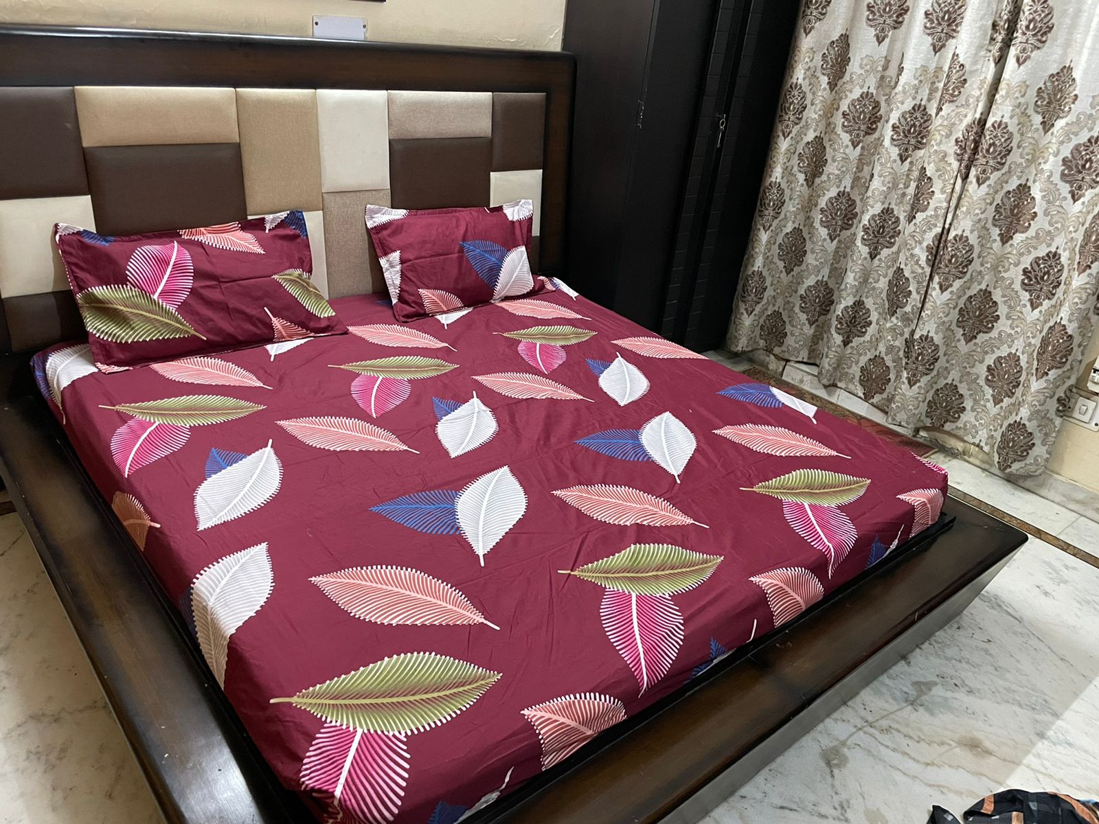 Feathers Pattern Maroon Color Bedsheet 